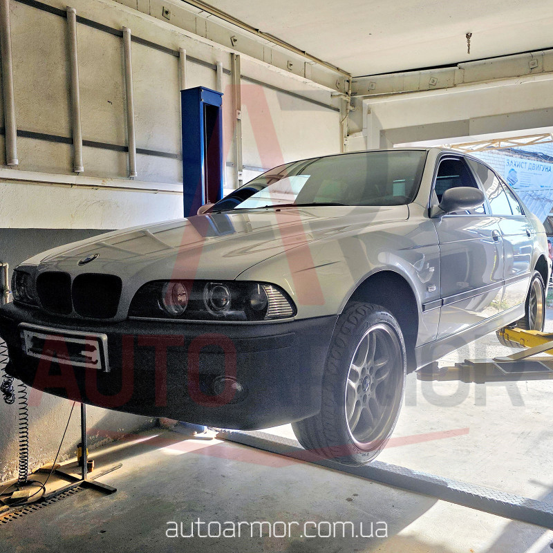 Захист двигуна BMW 5 Series E39 (1996-2003) Двигун: 3.0L та меньше, [захищає Радіатор та Двигун] - ТИТАН