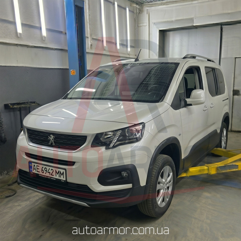 Захист двигуна Peugeot Rifter (2018+) Двигун: всі, [захищає Двигун та КПП] - ТИТАН (Є на складі, 2мм!)